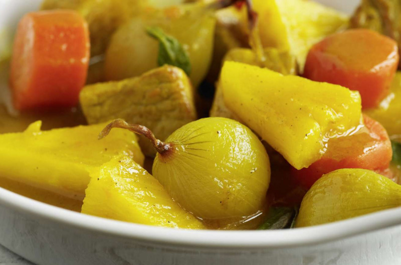 Ragoût de porc aux carottes et à l’ananas
