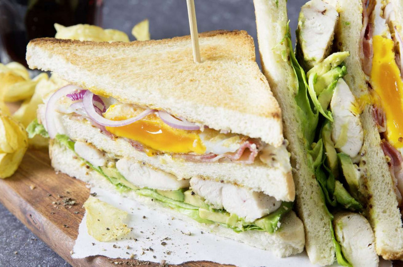 Club sandwich au poulet