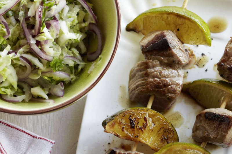 Brochette de bœuf et salade de chou