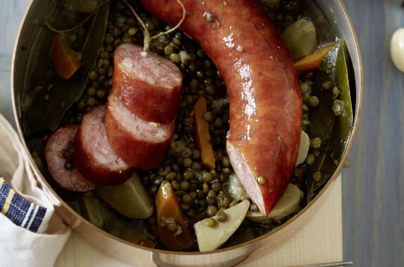 Potée de lentilles avec saucissons