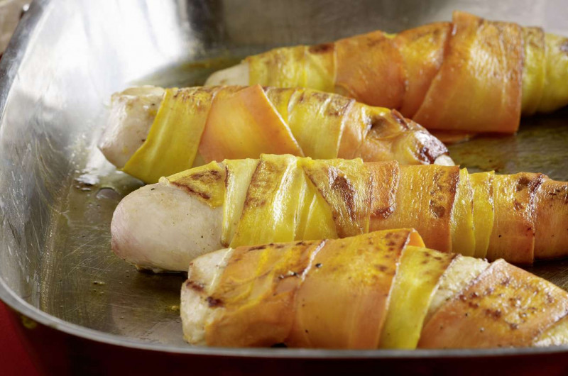 Poulet en manteau de carottes avec salade