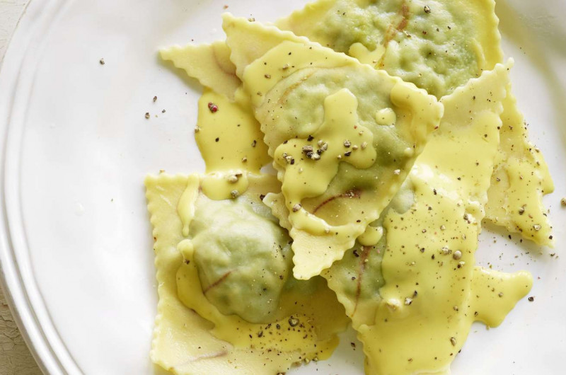 Triangoli aux épinards avec sauce safranée