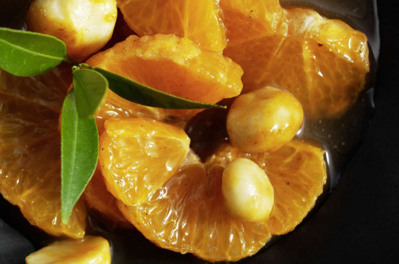Salade de mandarines avec noix caramélisées