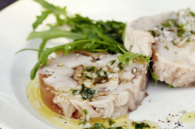 Aspic de cochon de lait avec vinaigrette