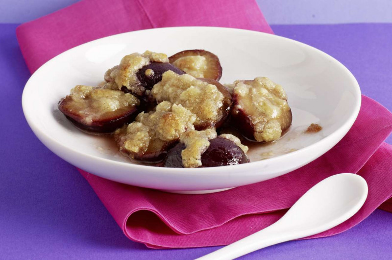 Crumble aux pruneaux avec amandes