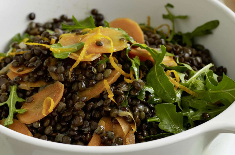 Lentilles avec carottes et roquette