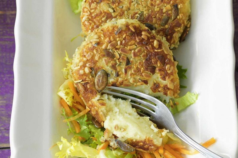 Galette de céleri et de semoule avec graines