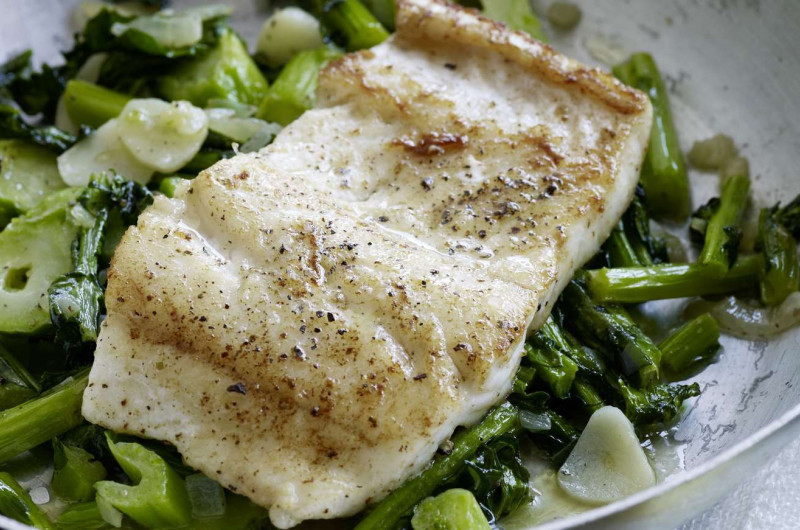 Filet de sandre au beurre de noisette sur cime di rapa
