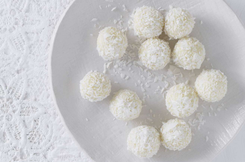 Truffes aux noix de coco et de macadam