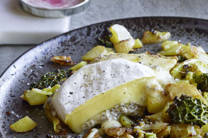 Pommes de terre au chou frisé avec fromage aux truffes