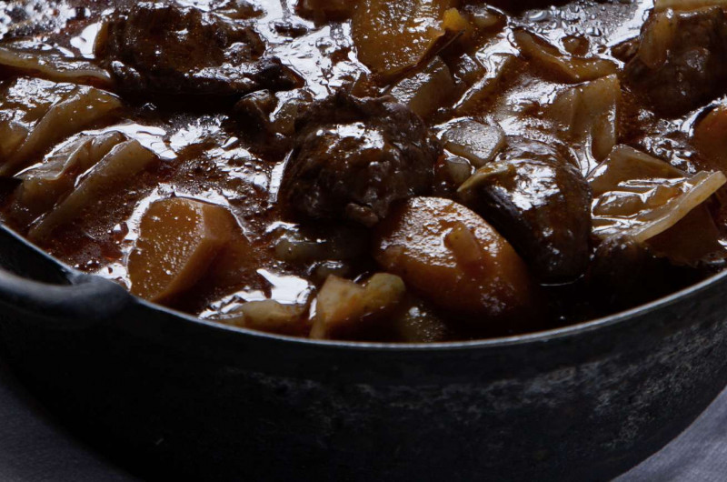 Ragoût de bœuf à la sauce au vin rouge