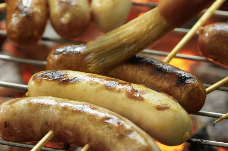 Brochette de saucisses au curry