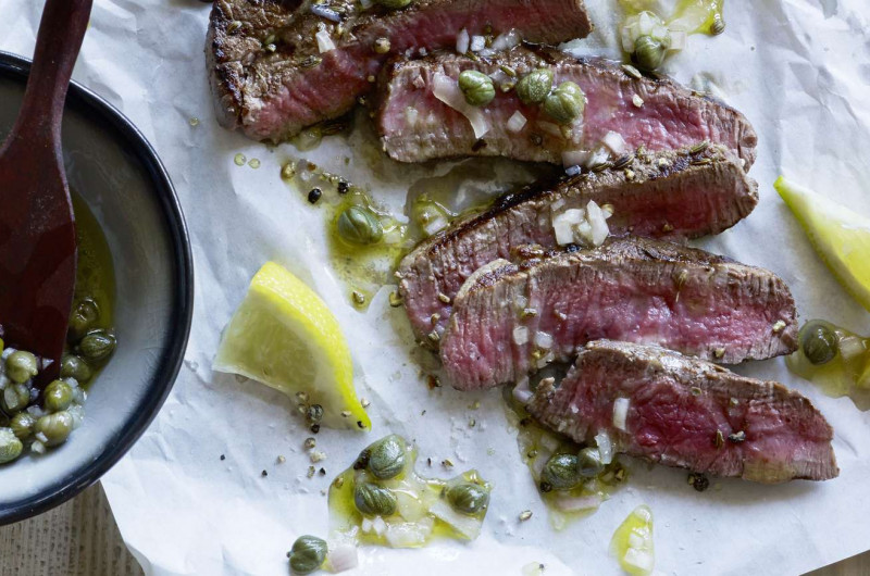 Médaillons de bœuf avec sauce aux câpres et au citron