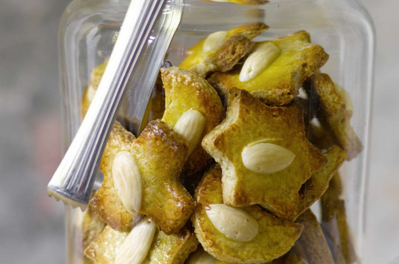 Biscuits au miel et aux amandes