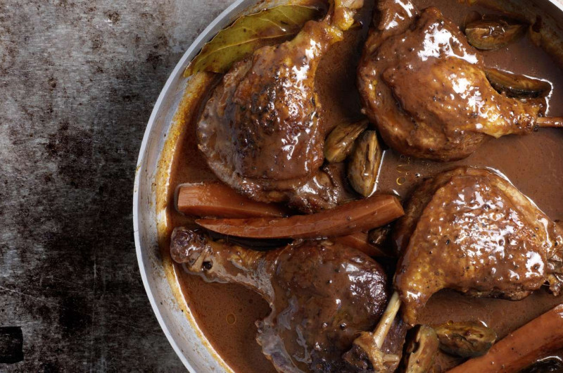 Cuisse de canard avec noix confites