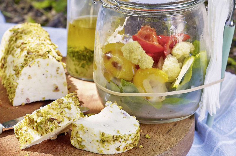 Salade de légumes et terrine de chèvre