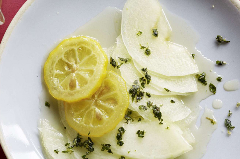 Carpaccio de melon avec sirop au porto