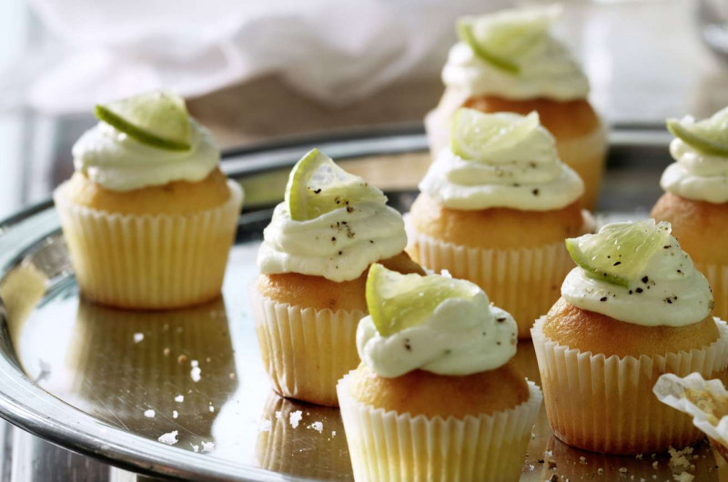 Mini-cupcakes au romarin avec citron vert et gin
