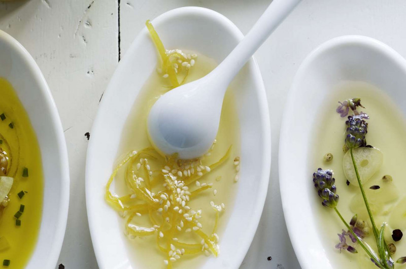 Huile au citron avec sésame