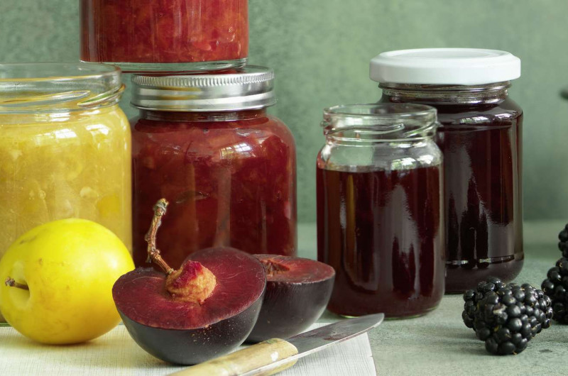 Confiture de prunes aux noix
