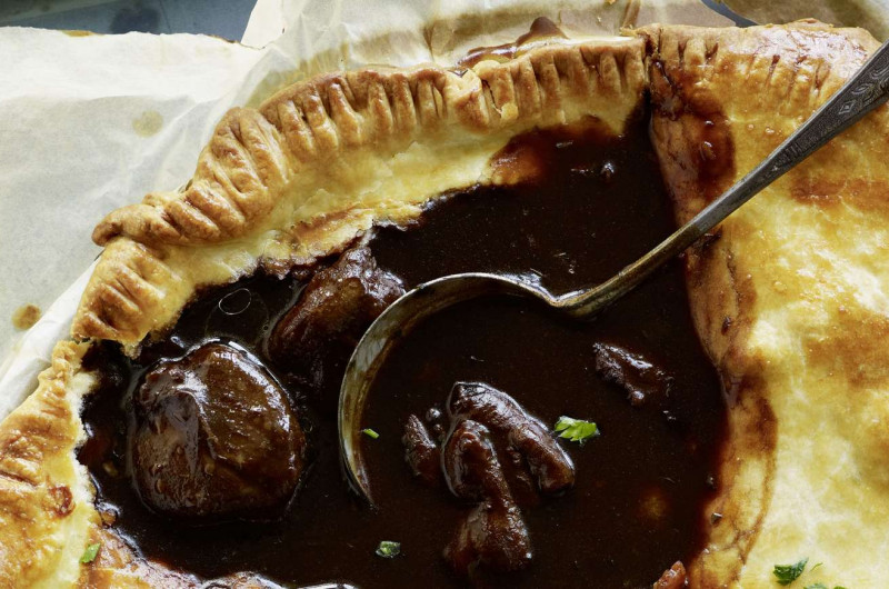 Tourte de civet de chevreuil avec raisins