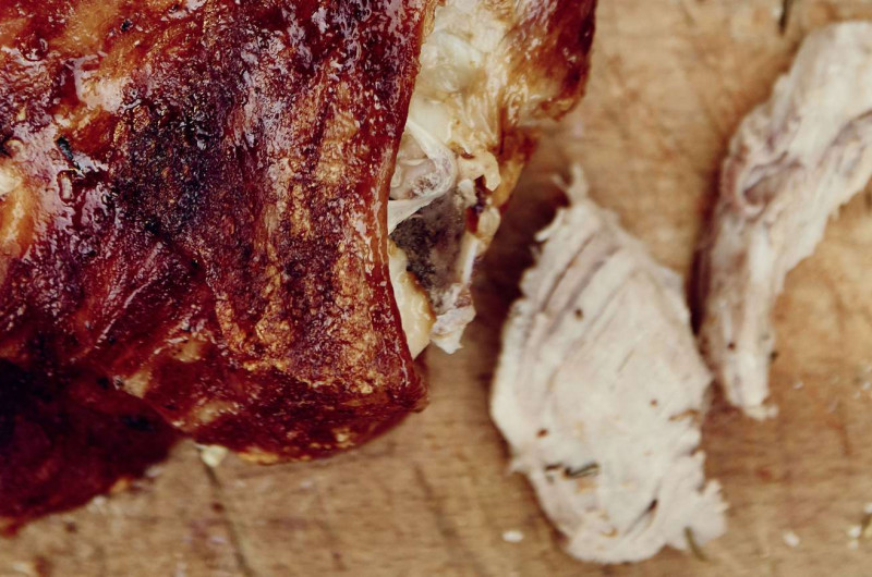 Cochon de lait à la broche