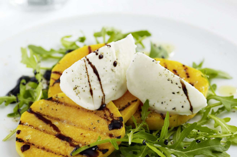 Courge rissolée avec mozzarella de bufflonne