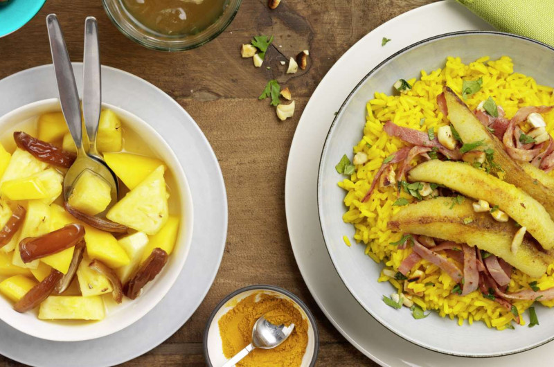 Riz curcuma avec bananes rôties