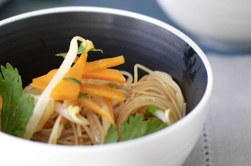 Salade tiède de vermicelles chinois