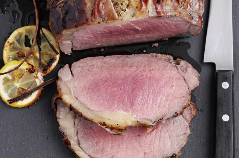 Entrecôte avec citron, ­cannelle et lard