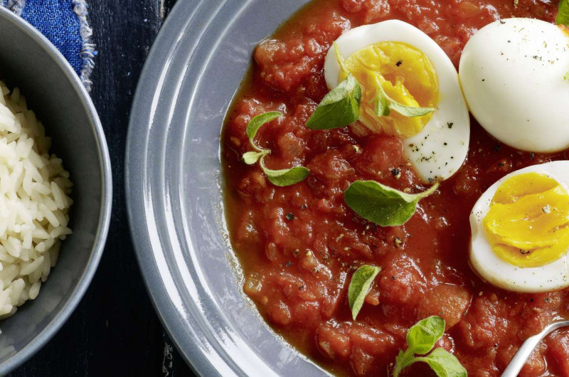 Œufs durs à la sauce tomate
