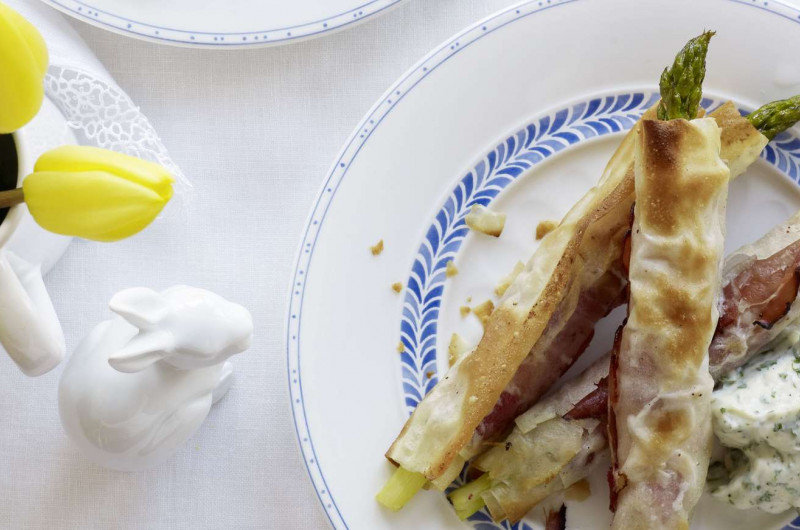 Asperges enrobées de jambon fumé et de pâte filo
