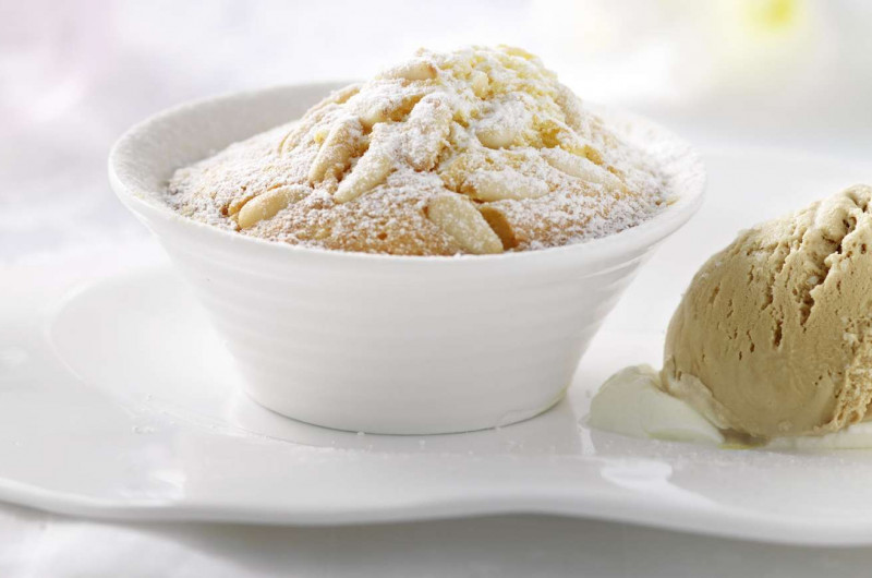 Muffins aux pignons avec glace au café