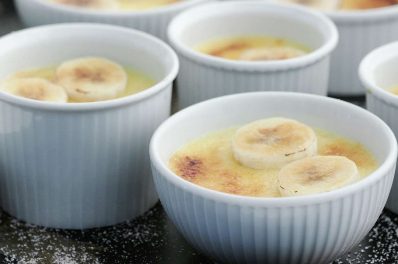 Crème brûlée à la banane avec fève tonka
