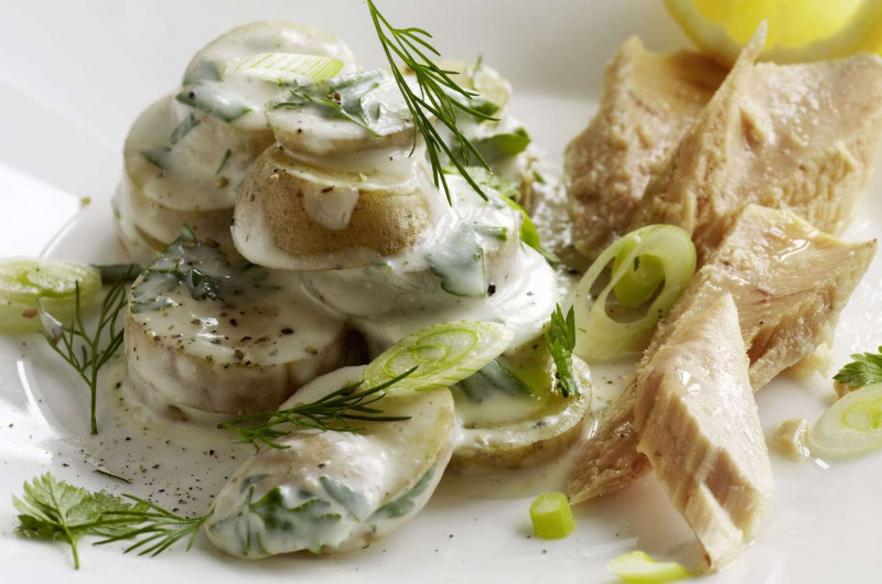Salade de pommes de terre avec thon