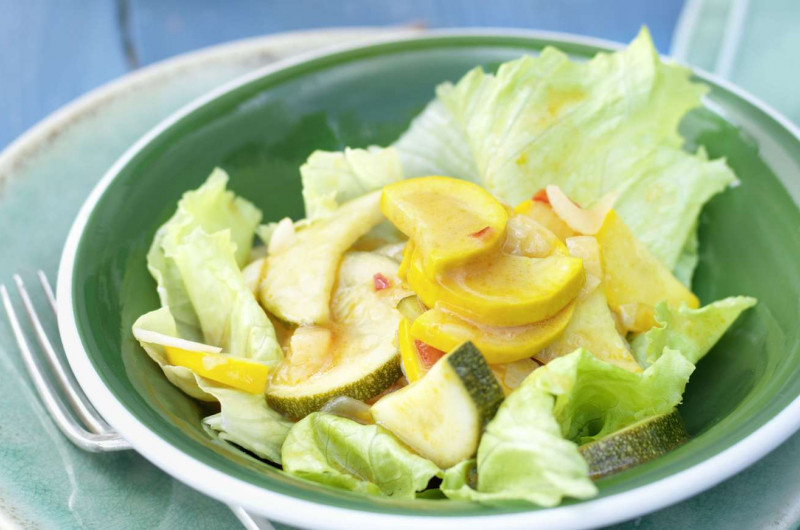 Salade aigre-douce de courgettes rondes