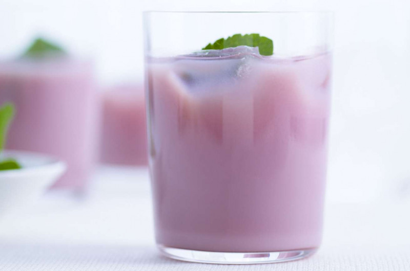 Drink au babeurre et aux airelles