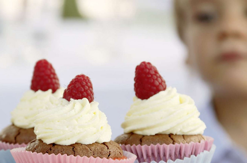 Muffins au chocolat avec bonnet à la crème