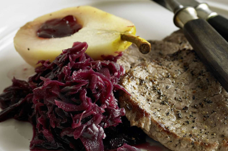 Chou rouge avec escalope de bœuf
