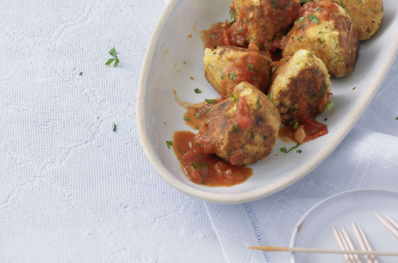Boulettes de riz au thon et é la sauce tomate