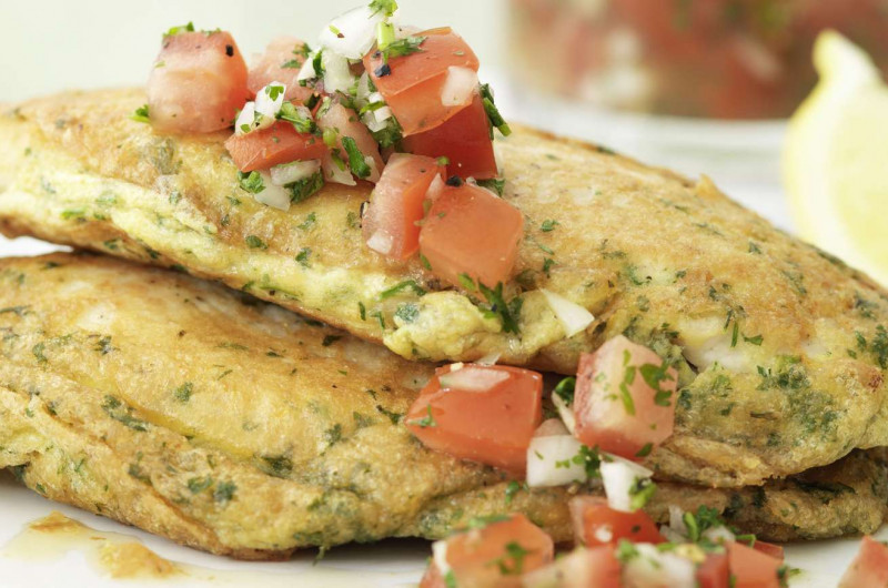 Piccata de dinde avec salsa froide aux tomates