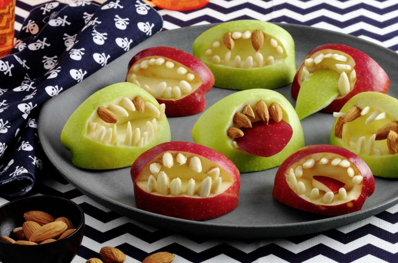 Bouches de pomme aux dents acérées