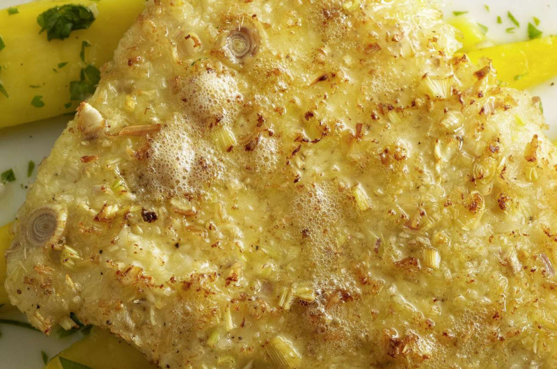 Carrelet au lemon-grass et à la noix de coco sur salade de mangue