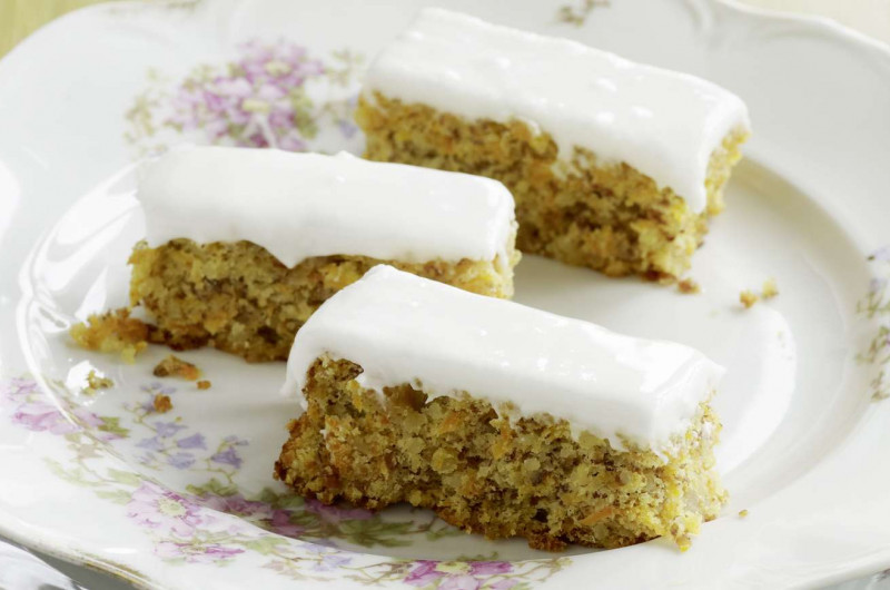 Cake aux carottes avec glaçage au citron