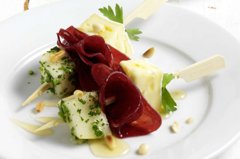 Mini-brochettes d’apéritif à la viande séchée