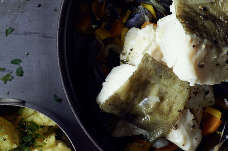 Morue d’hiver avec moules et écrasée de pommes de terre