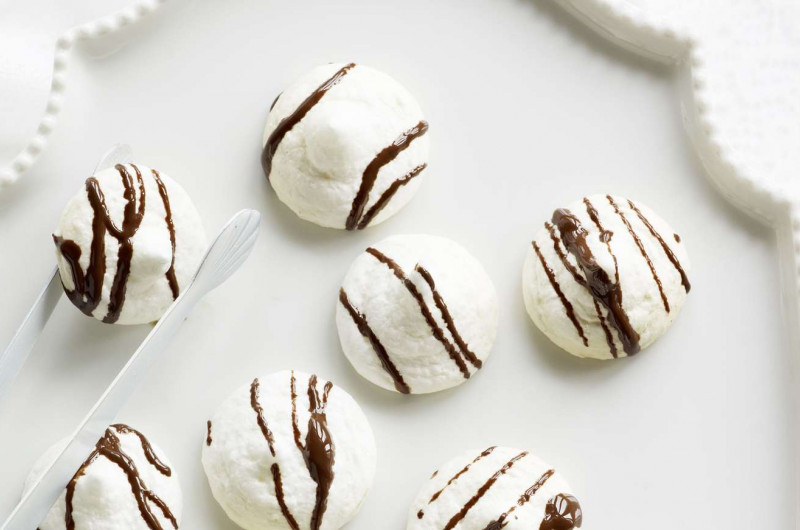 Meringues à la noix de coco