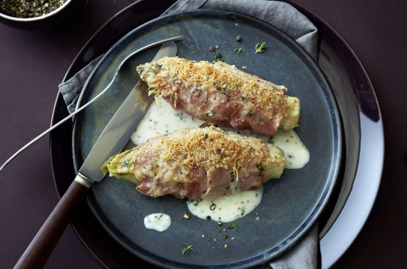 Endives au jambon avec béchamel aux fines herbes