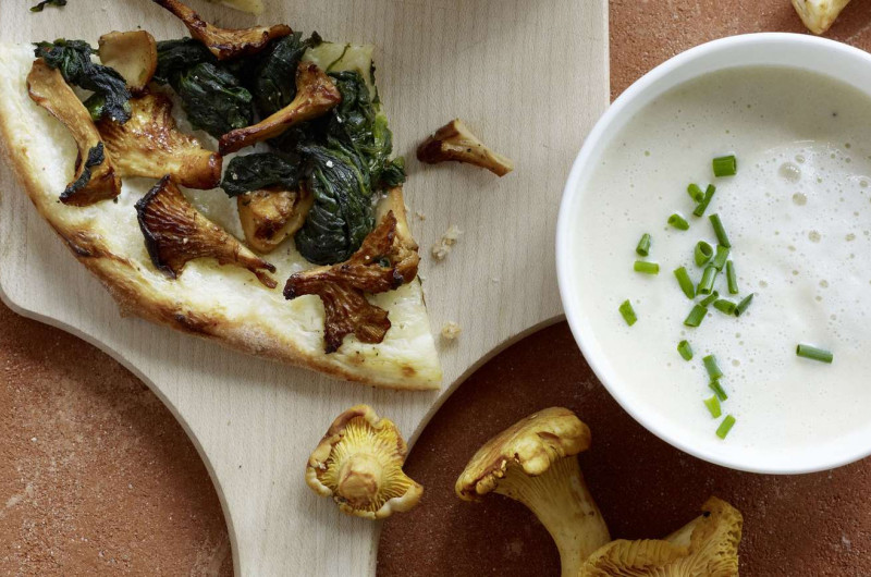Velouté de salsifis avec triangle aux champignons