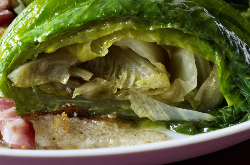 Laitue romaine avec croûtons aux lardons